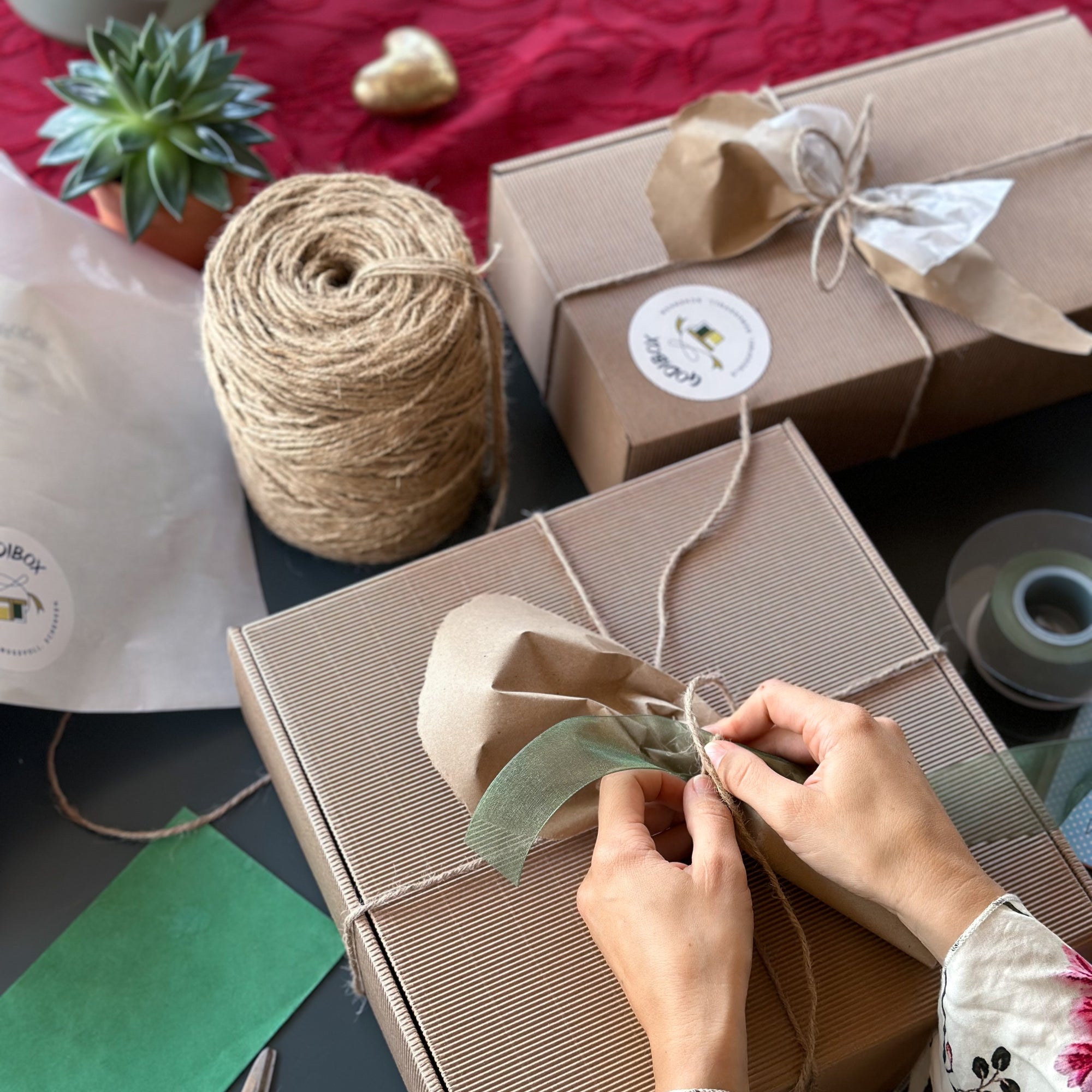 persönliche Geschenke, handverpackte Geschenkboxen, individuell gestaltete Geschenkbox